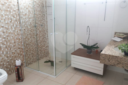 Sobrado à venda com 3 quartos em Jardim Bicão, São Carlos, SP