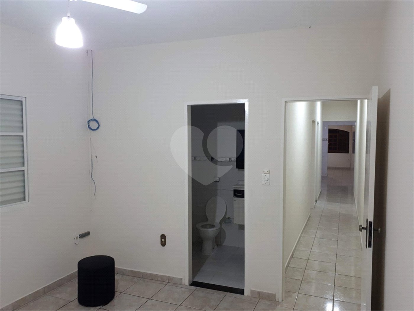 Casa térrea no Jardim Hikari para venda.