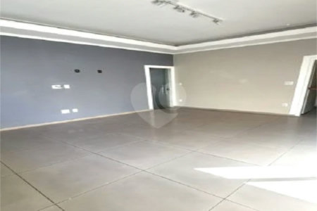 Apartamento à venda no bairro Barra Funda.