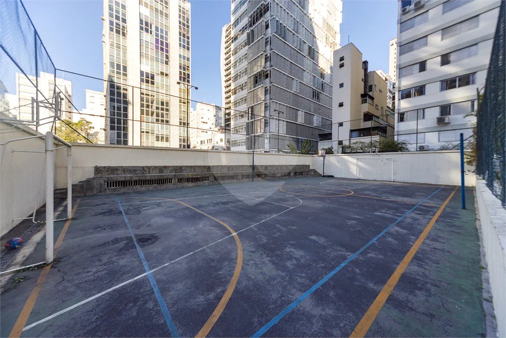 Apartamento de 149,51m2, 3 dormitórios, 1 suíte, toalete social, living 2 ambientes, 2 vagas fixas e lazer completo em Higienópolis.