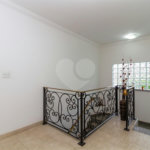 Casa Sobrado à venda com 342 m², 3 dormitórios, sendo 2 suítes, 4 vagas na Vila Mariana - São Paulo.