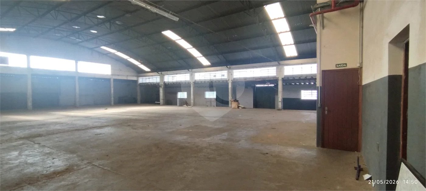 Excelente Galpão Industrial e Comercial em Jundiaí com AVCB e Zoneamento ZR3