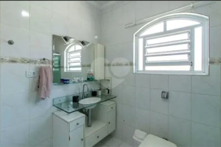 Sobrado à venda no Jardim Bom Clima, com 300 m² com 3 dormitórios piscina e churrasqueira