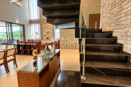Casa nova no Saint Patrick com 926 m², 5 suítes, elevador e piscina aquecida, saúna em Sorocaba