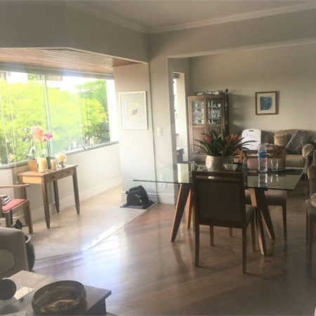 Campo Belo: Elegante Apartamento de 113 m² com Suíte e 2 Vagas em Localização Privilegiada