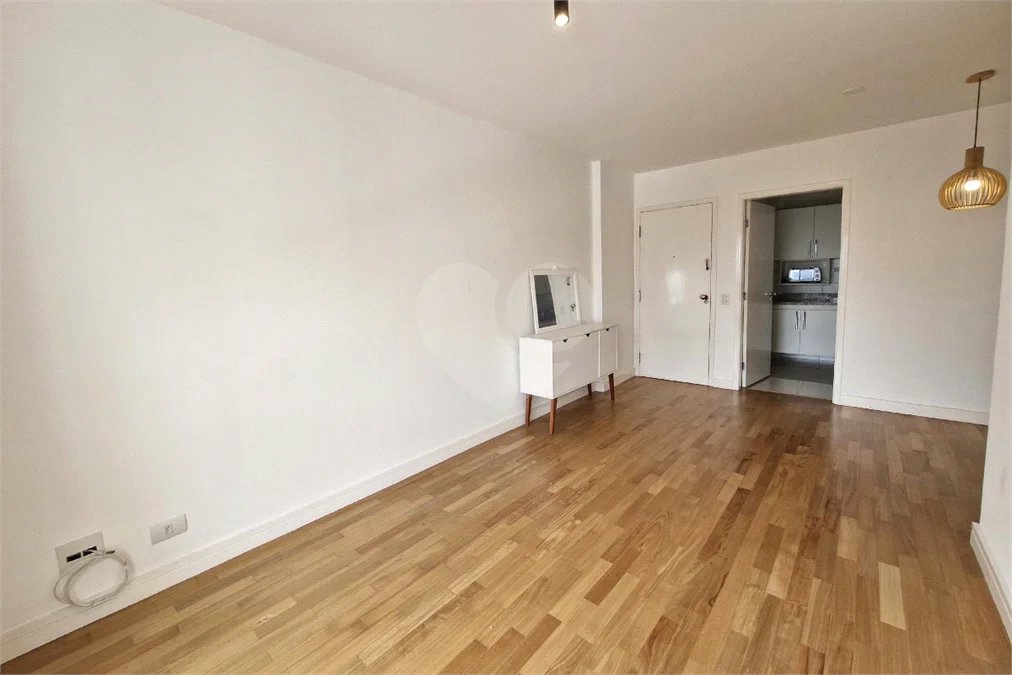 ÓTIMO APARTAMENTO 76 m² ÚTEIS REFORMADO 1 VAGA DE GARAGEM