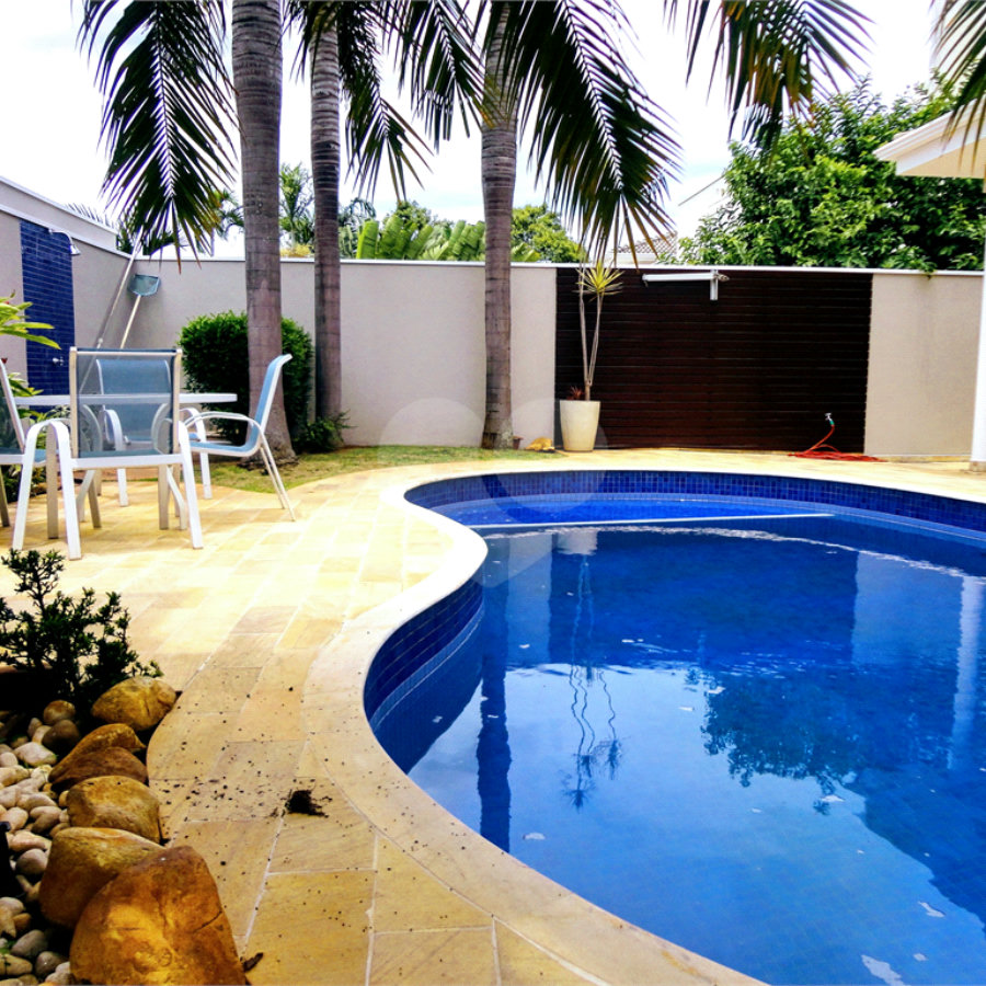 Casa à venda com 3 suítes no condomínio Residencial Jardim América, Vinhedo - SP