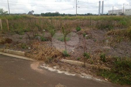 Lote no Jardim do Bosque, aceita financiamento ou aquisição de terreno e construção
