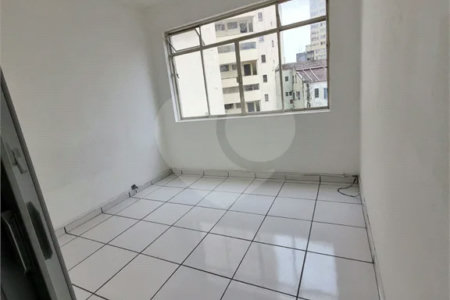 Stúdio na Barra Funda à venda.