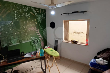 Oportunidade Única no Centro de São Carlos: Imóvel Versátil para Residência ou Negócio