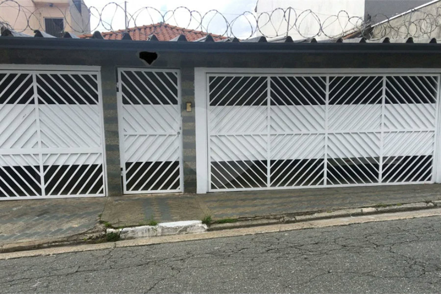 Casa 4 dormitórios, 3 vagas