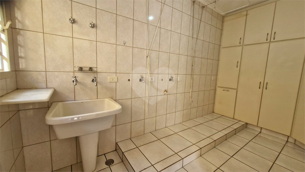 Casa sofisticada à venda em bairro nobre de Atibaia | 3 dormitórios | 408 m²