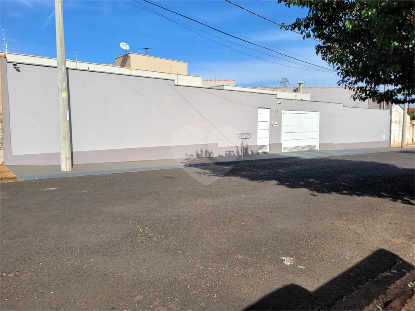 Casa térrea para venda em Araraquara/SP.