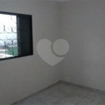4 casas independentes em terreno de 245m² , à venda no Jardim Soares em Guainazes.