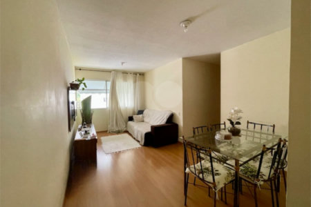 Apartamento com 3 dormitórios e 1 vaga fixa, em região tranquila perto da Av. Washingtonís e de diversos serviços. Ideal para quem quer morar bem e com comodidade.