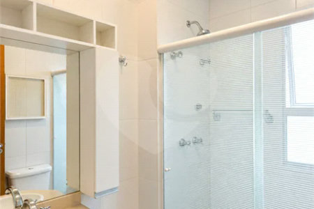 Apartamento de 84m² na Vila Lusitânia, em São Bernardo do Campo, com 3 dormitórios, suíte com varanda, 2 vagas cobertas, depósito privativo e lazer completo.