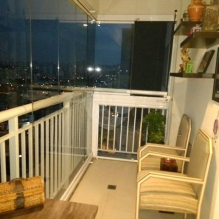Apartamento à venda no Brás, 1 quarto, varanda, garagem, semimobiliado