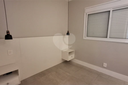 Apartamento com 2 vagas no Campo Belo