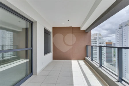 Apartamento à venda com 3 quartos, sendo 1 suíte,  em Alto da Boa Vista, São Paulo, SP