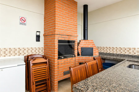 Apartamento com 2 dormitórios e 1 vaga em Nova Petrópolis, com piscina, academia, brinquedoteca, churrasqueira e portaria 24 horas. Excelente localização.
