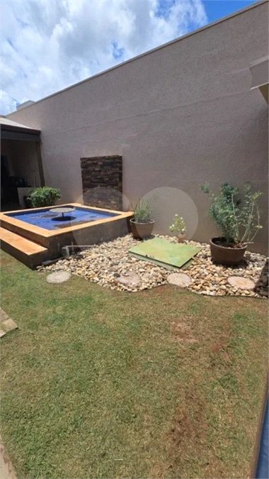 Casa em condomínio Alvorada em Araraquara com 3 dormitórios e piscina