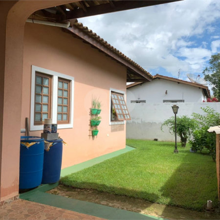Casa ampla à venda no Vale das Flores em Atibaia