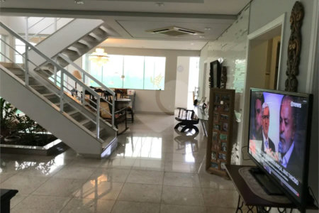 SOBRADO ALTO PADRÂO COND.PARQUE SABARA
