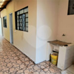 Casa ampla em bairro tranquilo – excelente oportunidade para morar ou investir!