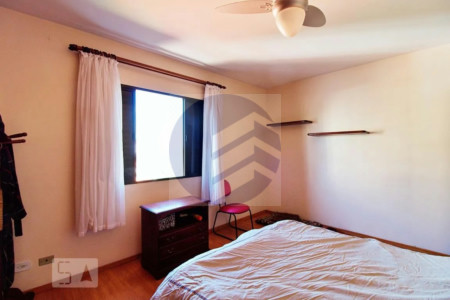 Casa para alugar com 3 quartos, sendo 1 suíte, em Jardim Monte Kemel, São Paulo - SP