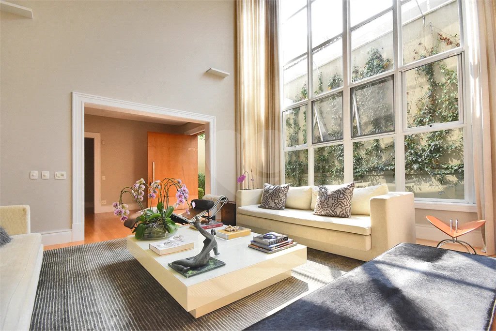 Casa impecável em terreno de 546m2