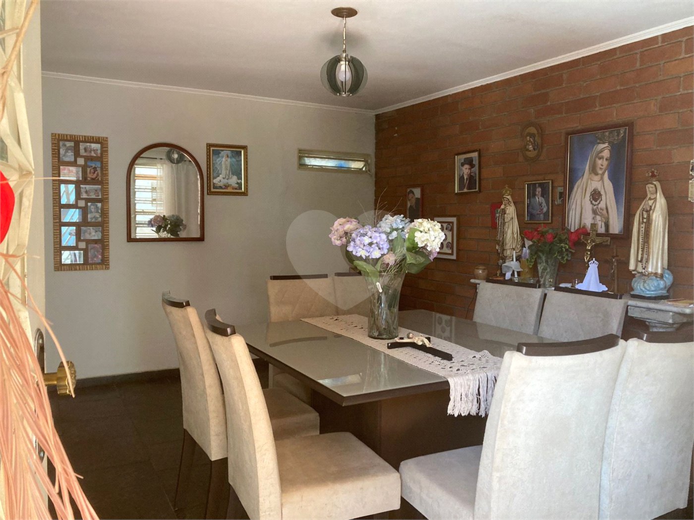 Vende-se excelente casa próxima ao Centro
