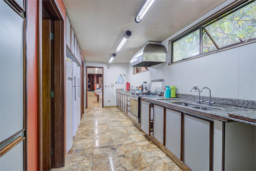 Casa à venda ou para alugar com 4 suítes no condomínio Chácara Flora, São Paulo - SP