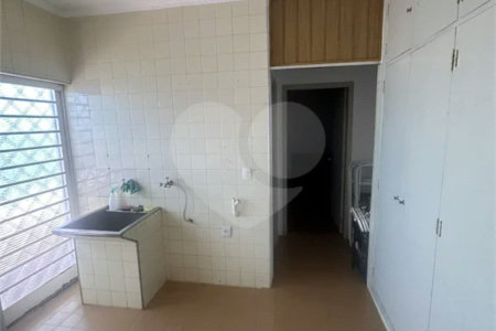 Casa à venda com 4 quartos, sendo 1 suíte,  no Centro, Vinhedo, SP