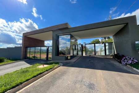 Terrenos a partir 300 metros em condomínio fechado e pronto para construir, aceita financiamento