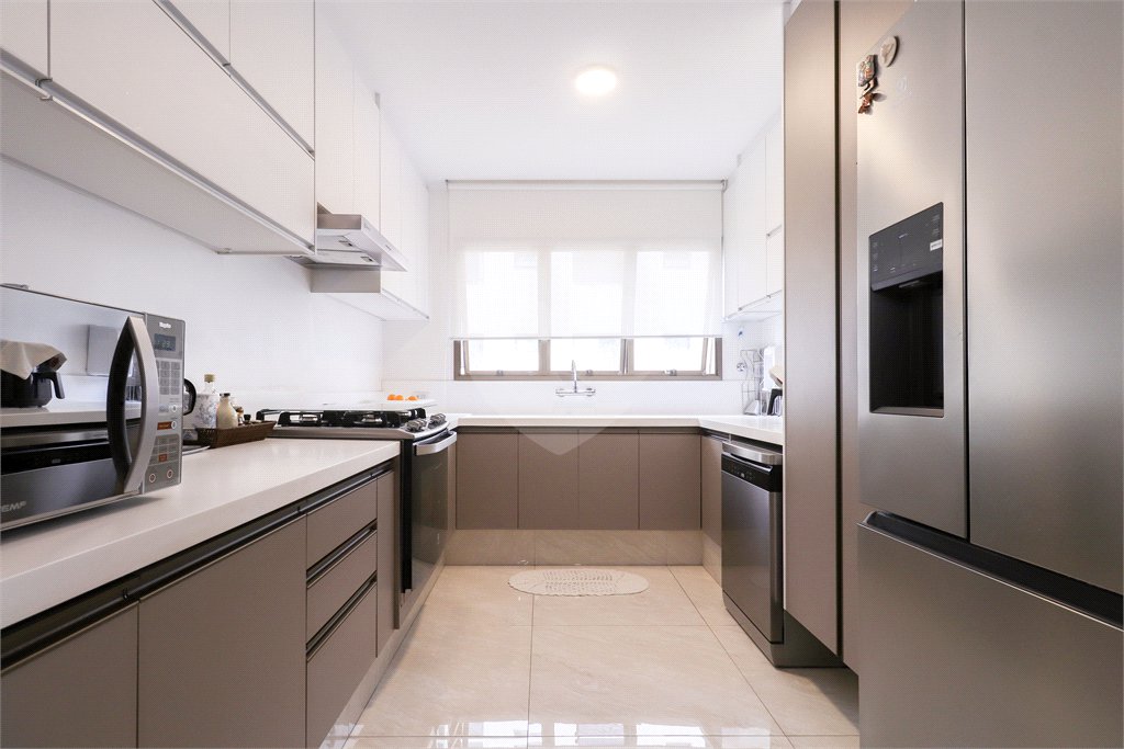 Apartamento à venda com 4 quartos, sendo 3 suítes, em Campo Belo, São Paulo, SP