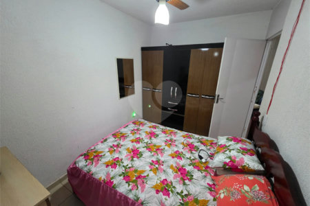 Casa com edícula no Abdelnur.