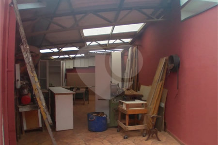 Casa + salão comercial na Vila Vista Alegre
