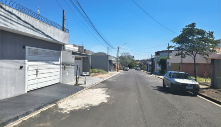 Casa à venda com 3 quartos, sendo 1 suíte,  em Parque dos Flamboyant, São Carlos, SP