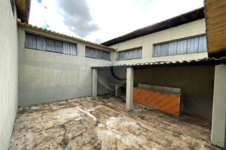 Barracão em Araraquara/SP, disponível para venda e locação.