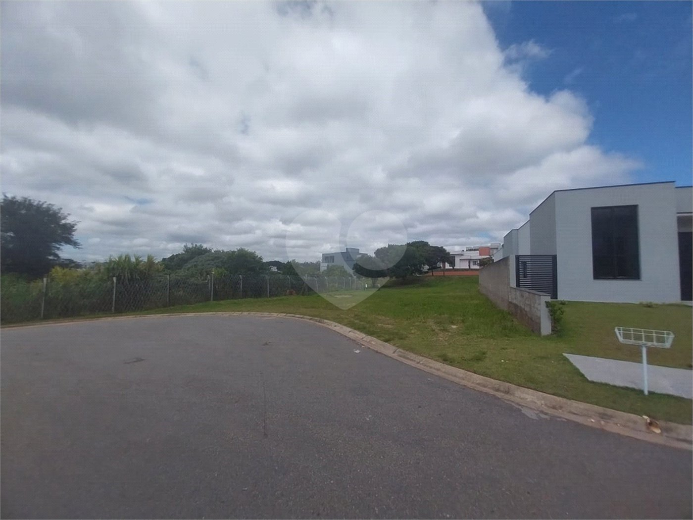 Terreno a venda no condominio Santa Isabel