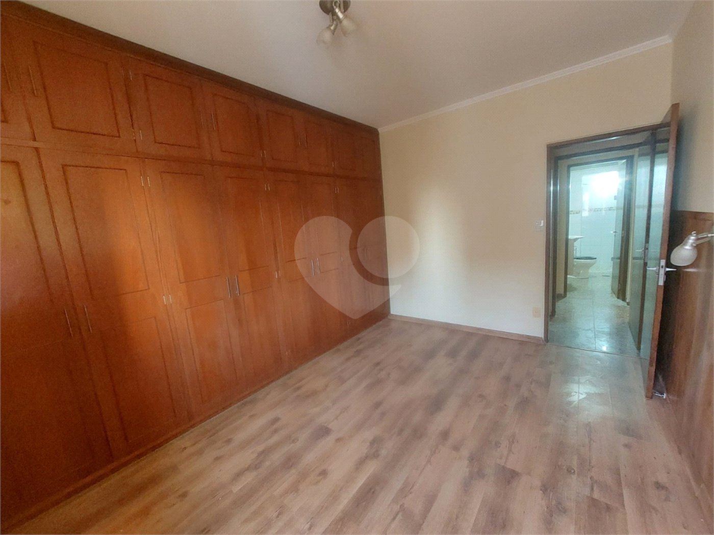 Apartamento Edifício Roberto Martinez .