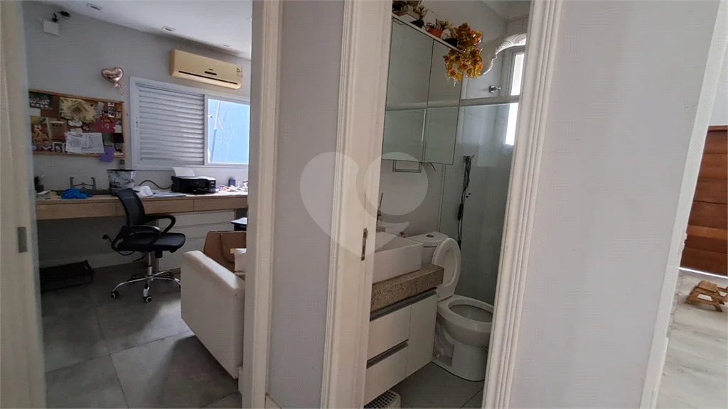 Casa à Venda no Golden Park – 4 Quartos, Churrasqueira e Piscina!