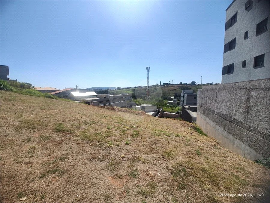 Terreno em Atibaia com 197 metros, pronto para construir, ao lado de supermercado e diversos comércios