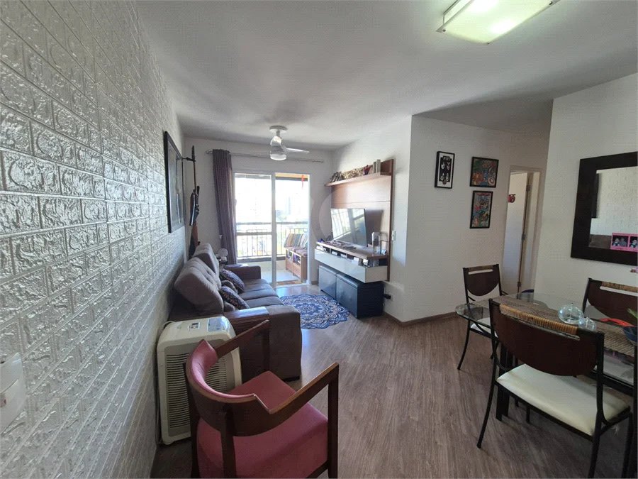 Apartamento Vila Mariana ,2 dormitórios sendo 1 suíte e 2 vagas.