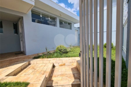 Casa à venda com 3 dormitórios, sendo 1 suite e ampla área de lazer no Jardim Brasil