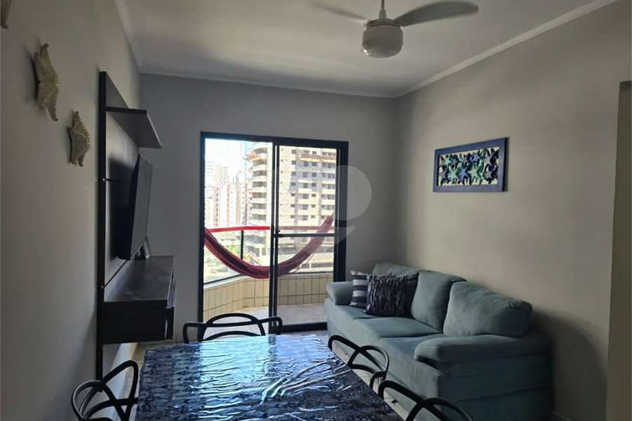 Belíssimo apartamento recém reformado na Praia Grande.