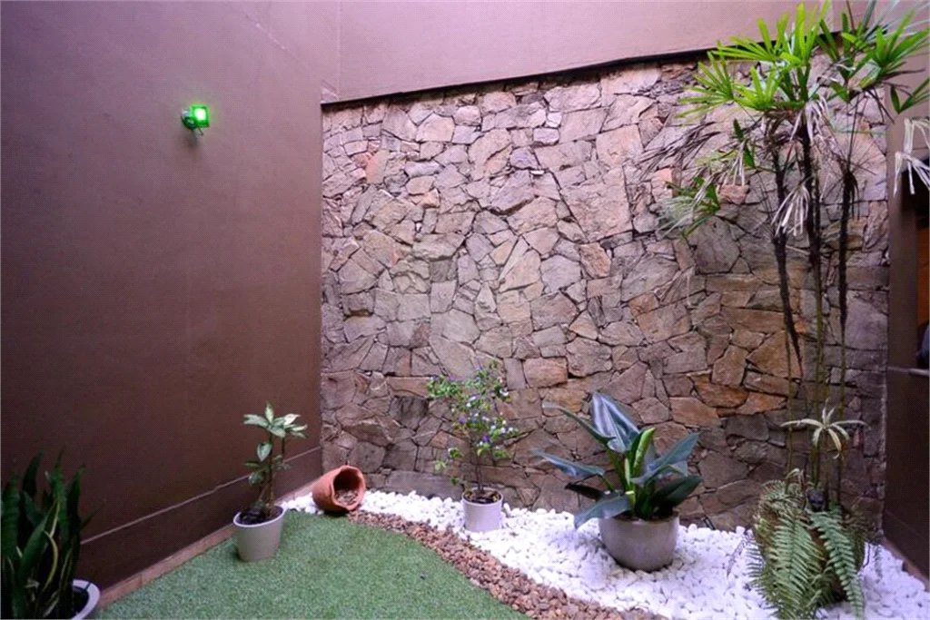 Casa com 4 Dormitórios sendo 1 suíte, com 3 Vagas