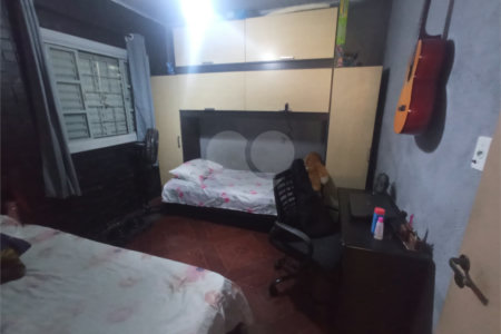 Casa com 60m², 2 dormitórios, 2 vagas, à venda na Vila Fachini