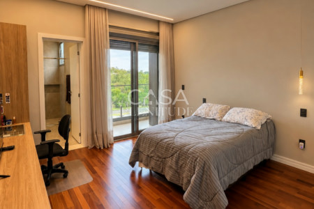 Casa nova no Saint Patrick com 926 m², 5 suítes, elevador e piscina aquecida, saúna em Sorocaba