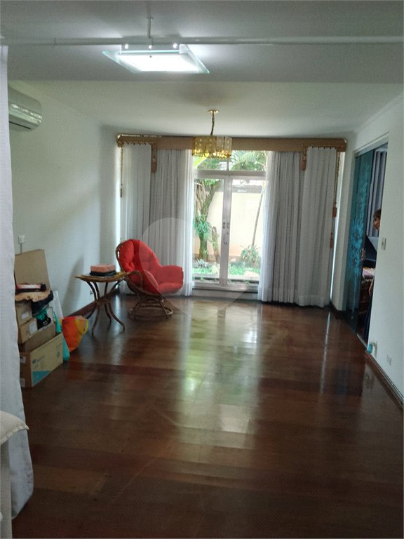Sobrado Sofisticado de 335 m² no Coração do Jardim França